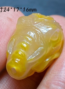 战国红雕件外蒙宣化上谷圆珠吊坠