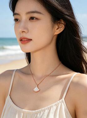 【预】卡奢琳小裙子吊坠设计师款项链女轻奢气质扇形锁骨链8887