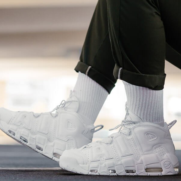 牛哄哄 Nike Air More Uptempo 大AIR皮蓬 纯白篮球鞋 921948-100 - 图0