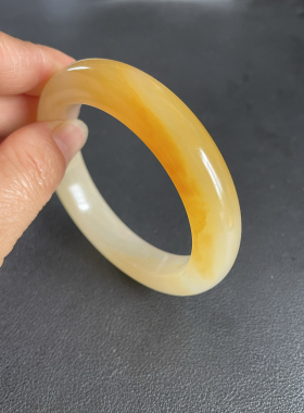 云南龙陵天然黄龙玉山筋料老料手镯59*16*10mm材质油润细腻