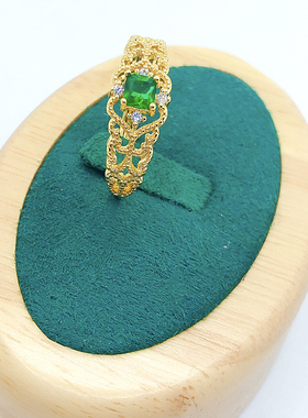 复古宫廷镂空仿真祖母绿戒指