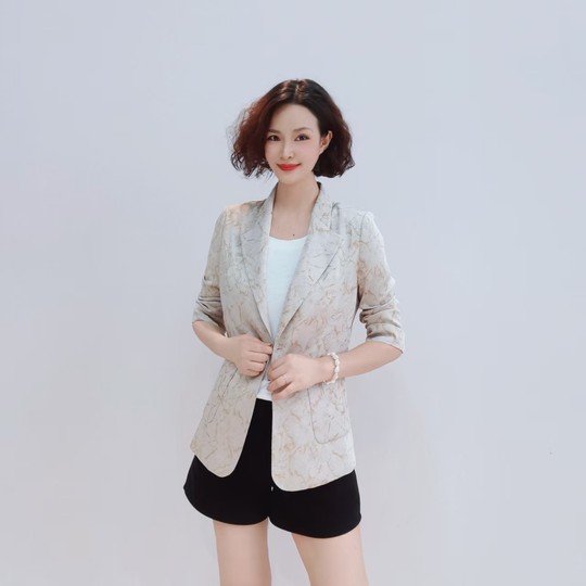 
1622 Spring new style stylish and slim and versatile 7-quarter sleeve blazer JR