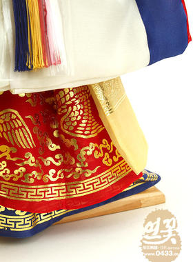 韩国进口传统人偶/皇后韩服娃娃/高60，宽30cm/H-P02222