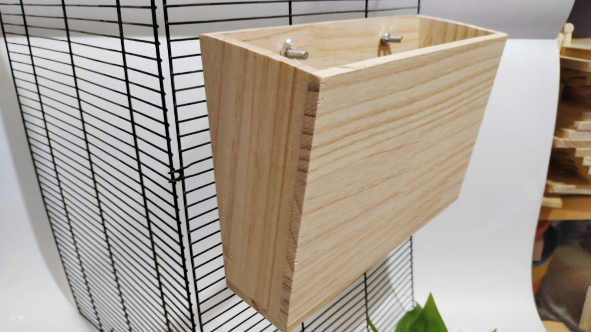 兔子实木外置草架宠物豚鼠龙猫可悬挂固定草架食草盒环保易打理,淘宝优惠券,粉丝福利购,淘宝优惠卷