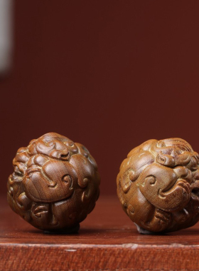 天然绿檀木貔貅保健球把玩木雕手把件工艺品转运按摩球送长辈礼物