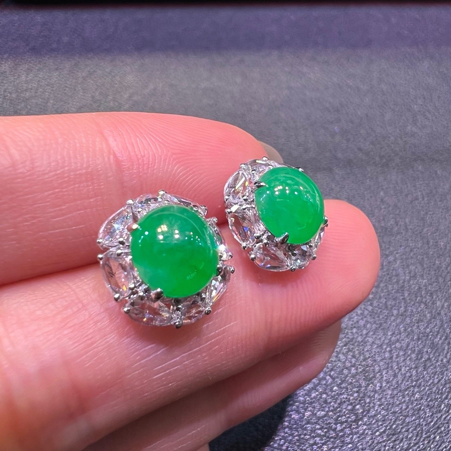 18K金钻镶嵌冰种起光阳绿翡翠蛋面耳钉耳饰时尚百搭A货,淘宝优惠券,粉丝福利购,淘宝优惠卷