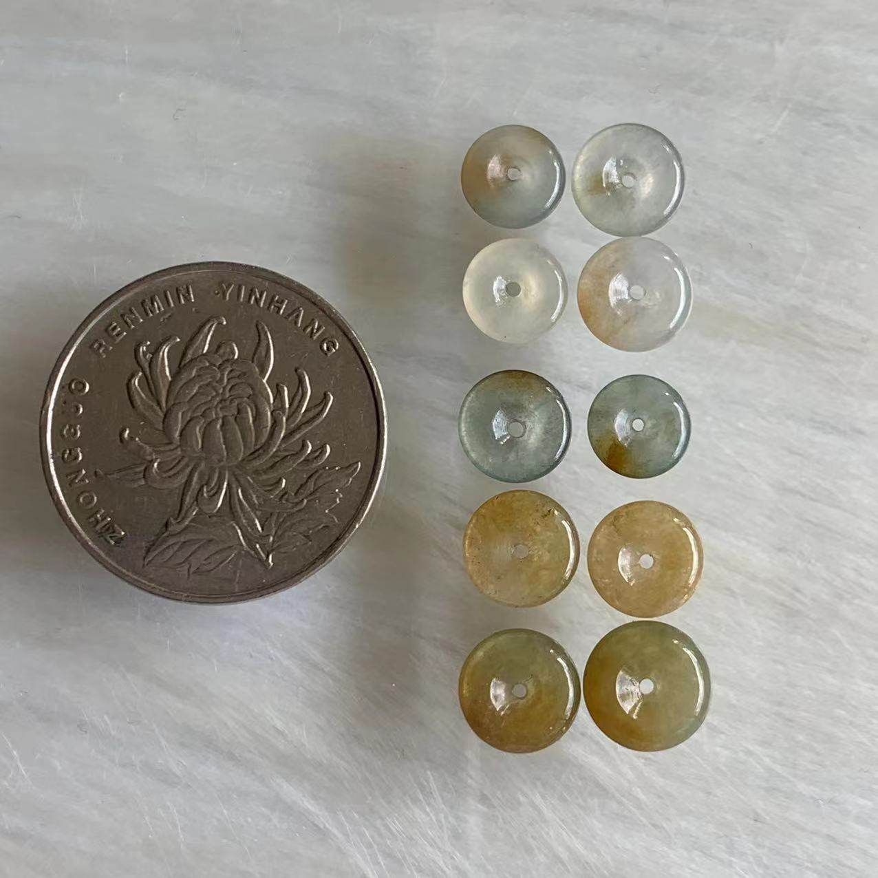 缅甸天然A货翡翠小平安扣晴底白冰黄翡翠绿色包包料冰飘花小扣子,淘宝优惠券,粉丝福利购,淘宝优惠卷