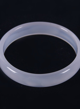 天然巴西白玛瑙百搭款玉髓手镯