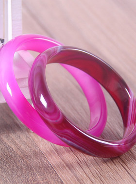 天然巴西玫红色时尚风玛瑙手镯