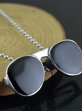 钛钢太阳镜情侣项链发型师挂饰品