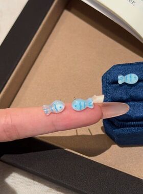 新款蓝色条纹小鱼磁吸耳夹可爱少女心甜美无耳洞百搭甜美耳环耳饰