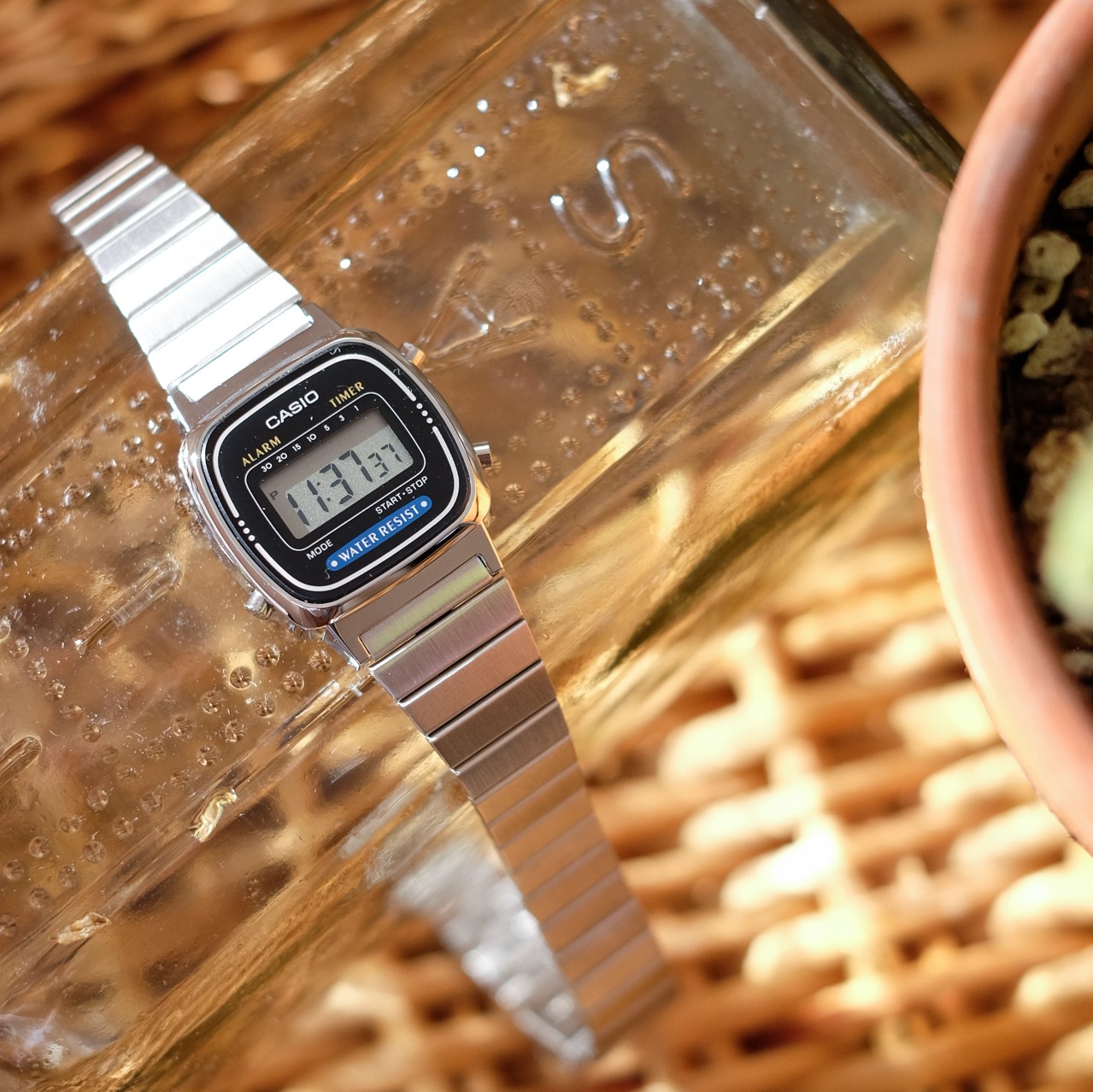 Casio卡西欧女表复古防水闹钟手表电子表小方块金表LA670WA-1D - 图0