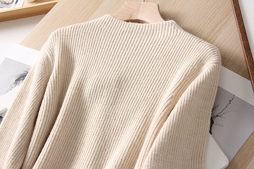 Универсальный трикотажный дизайнерский демисезонный свитер, трикотажная альпака, тренд сезона, высокий воротник, коллекция 2021