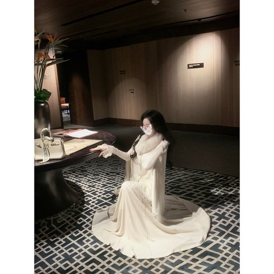 Sun Yaqiao Slim Beauty Autumn and Winter Pink and White V-Neck Long-Sleeved Knitted Dress Slim-fitting A-Line Long Skirt