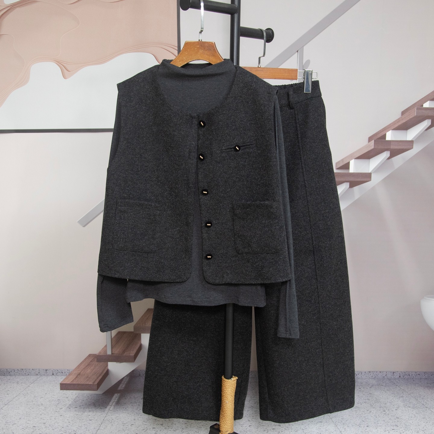 时尚洋气T恤马甲弯刀阔腿裤三件套女2026春季新款百搭套装潮5082,淘宝优惠券,粉丝福利购,淘宝优惠卷