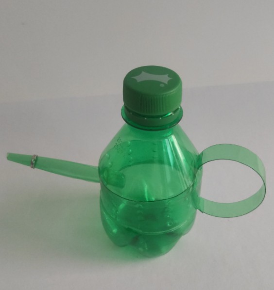 塑料瓶手工小茶壶 废物利用制作环保环创成品浇水壶 - 图0