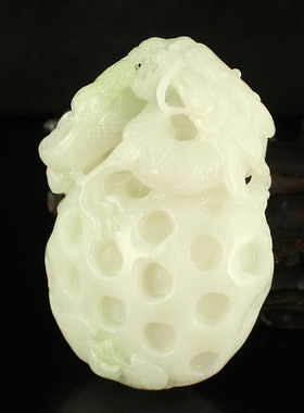 精工雕刻把件新疆和田玉送证书