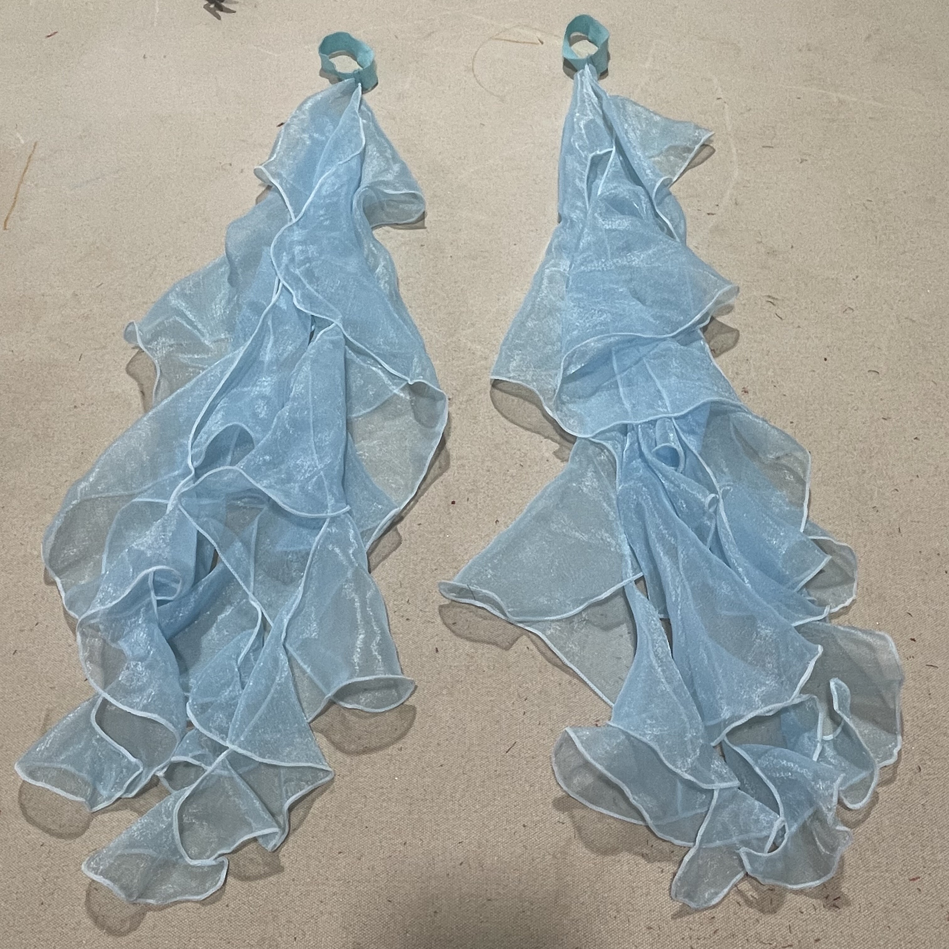 摩登舞飘袖飘逸手环国标舞手套表演比赛服装配饰手腕飘带一对,淘宝优惠券,粉丝福利购,淘宝优惠卷