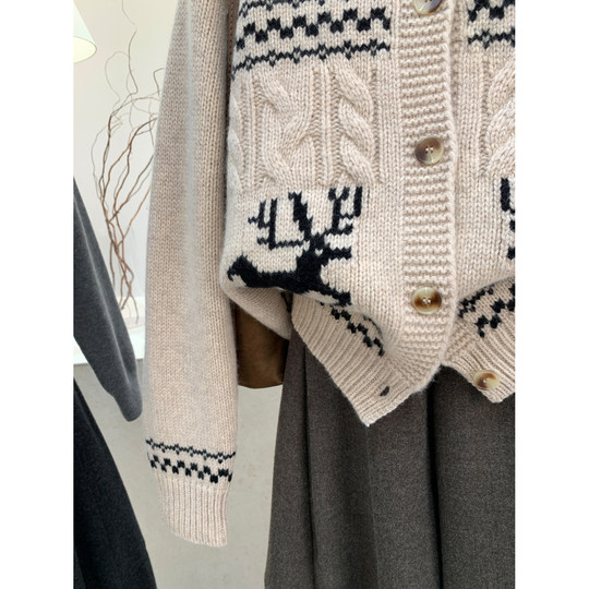 小哲 圣诞风复古小鹿提花插肩圆领毛衣女宽松单排扣开衫针织外套