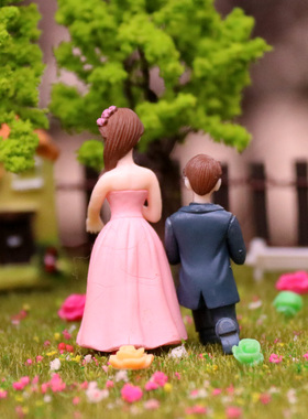 少女心可爱风新郎新娘求婚摆件
