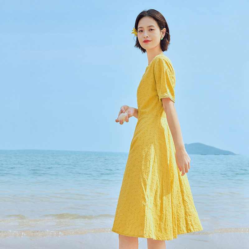 茵曼旗舰店文艺学生姜黄色连衣裙 茵曼翰飞连衣裙