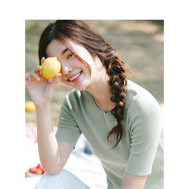  茵曼翰飞毛针织衫