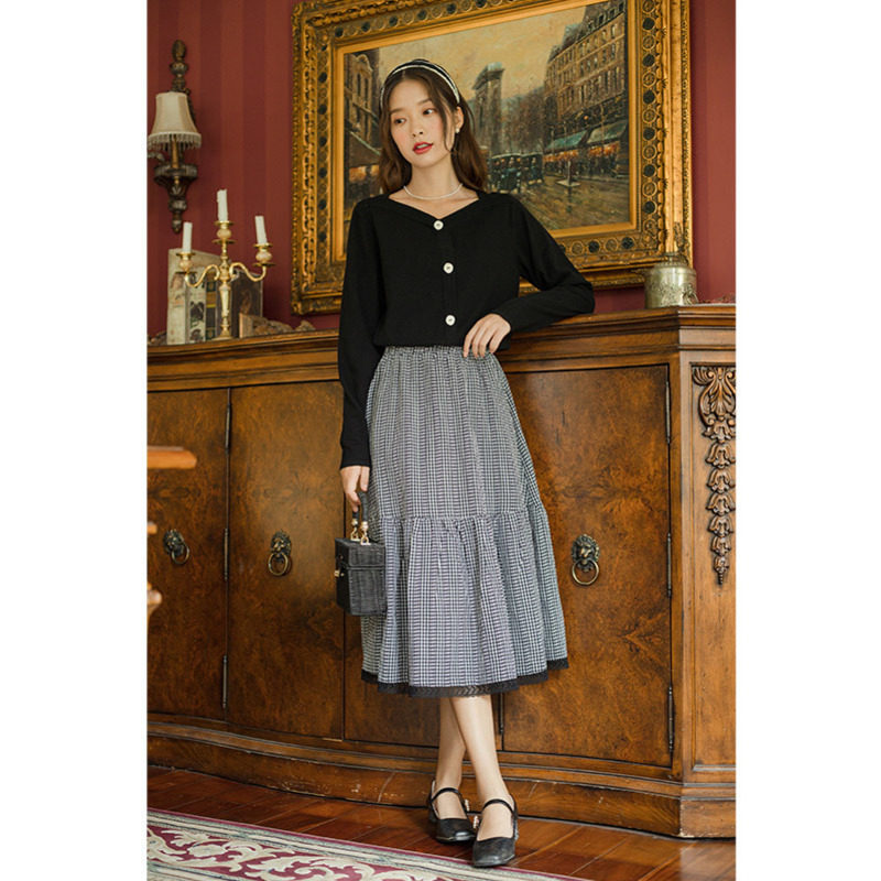 茵曼减龄v领露锁骨2020秋冬针织衫 茵曼筱茵毛衣