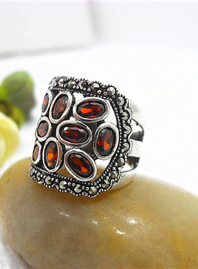 纯银碧玺时尚风酒红色石榴石戒指