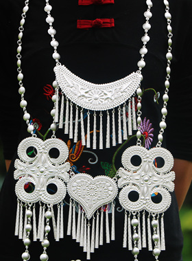 彝族镀银饰品结婚项链