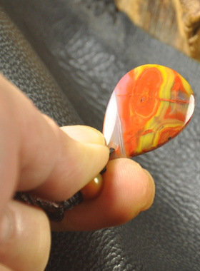 缟玛瑙挂件毛衣链鸡血红水滴吊坠