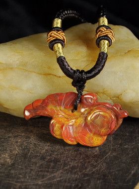 雕件红缟玛瑙吊坠北票战国红天然