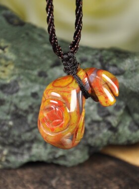 精品天然北票战国红红缟玛瑙吊坠