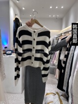 Amy Home Korea Direct mail East gate 2023 Winter fit new A sweater 22010091