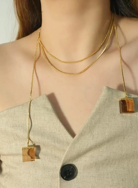 2025新款铜合金方形树脂项链小众设计气质祖母绿精致气质锁