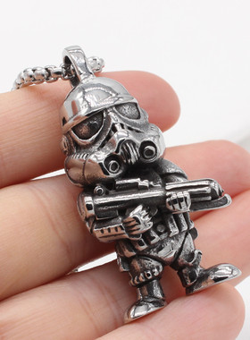 时尚钛钢项链 欧美个性复古立体头盔外星小人男士钛钢项链