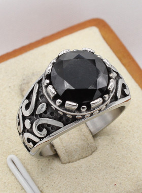 时尚钛钢男款戒指 欧美个性花纹复古圆形宝石钛钢戒指指环