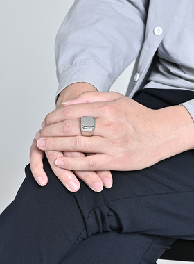 时尚钛钢戒指 欧美简约方形印章光面钛钢戒指 方形钛钢戒指指环