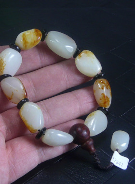 新疆和田玉手链和田玉籽料原石