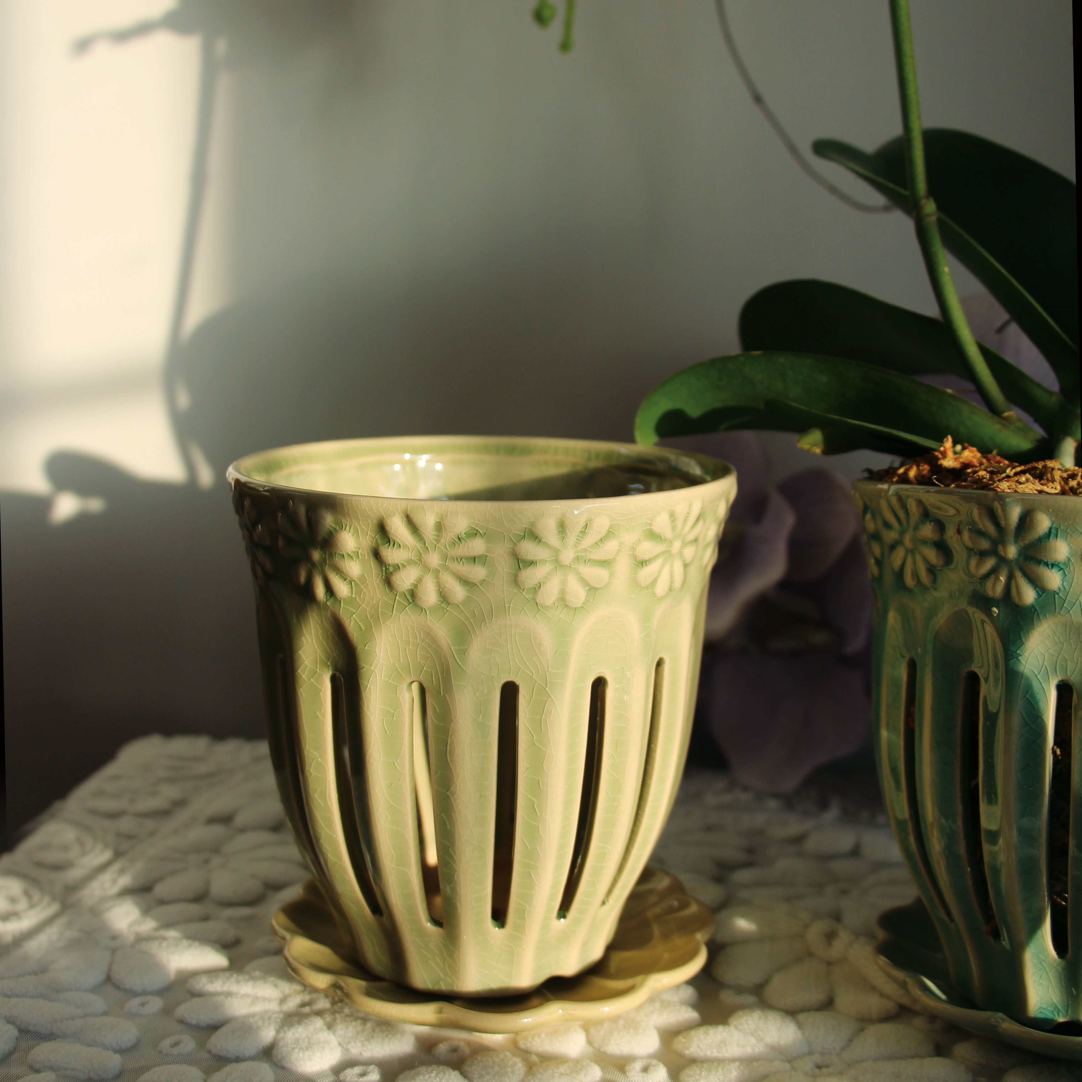 浮雕陶瓷盆蝴蝶兰高级复古花盆镂空透气盆蝴蝶兰复花专用盆送托盘,淘宝优惠券,粉丝福利购,淘宝优惠卷