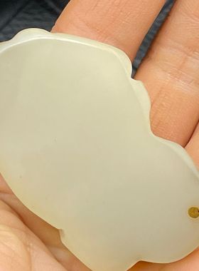 玉石原石岫玉青白玉雕立体貔貅吊坠送挂绳