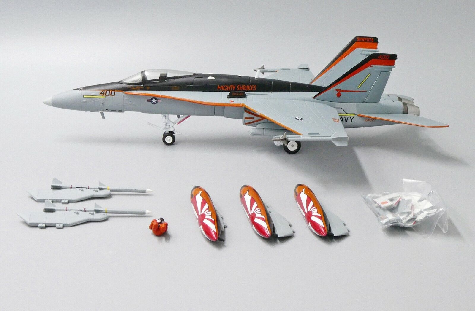 Witty 美国海军F/A-18C大黄蜂战斗机 VFA-94中队 F18飞机模型1/72 - 图3