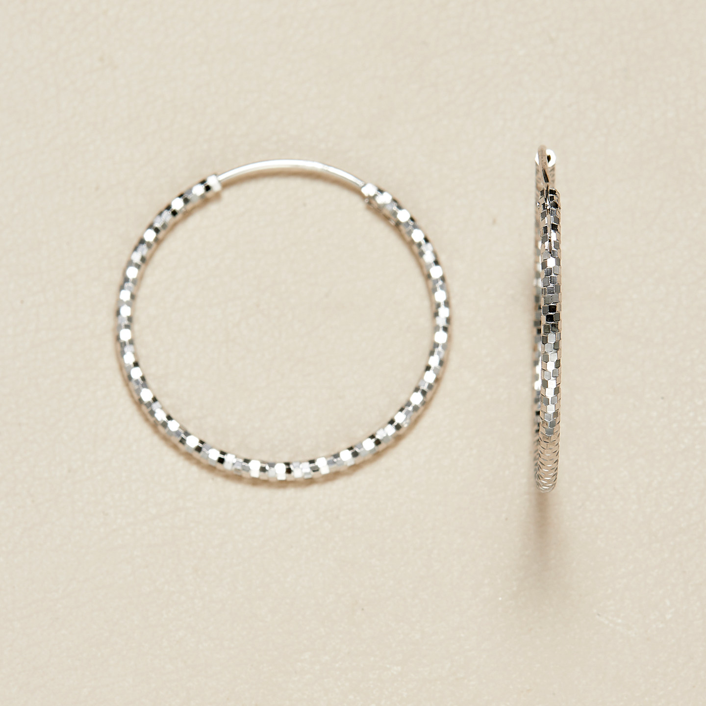 AHCHOO 静奢百搭碎冰冰超细圈大耳环S925纯银高级爆闪耳扣女HOOPS,淘宝优惠券,粉丝福利购,淘宝优惠卷