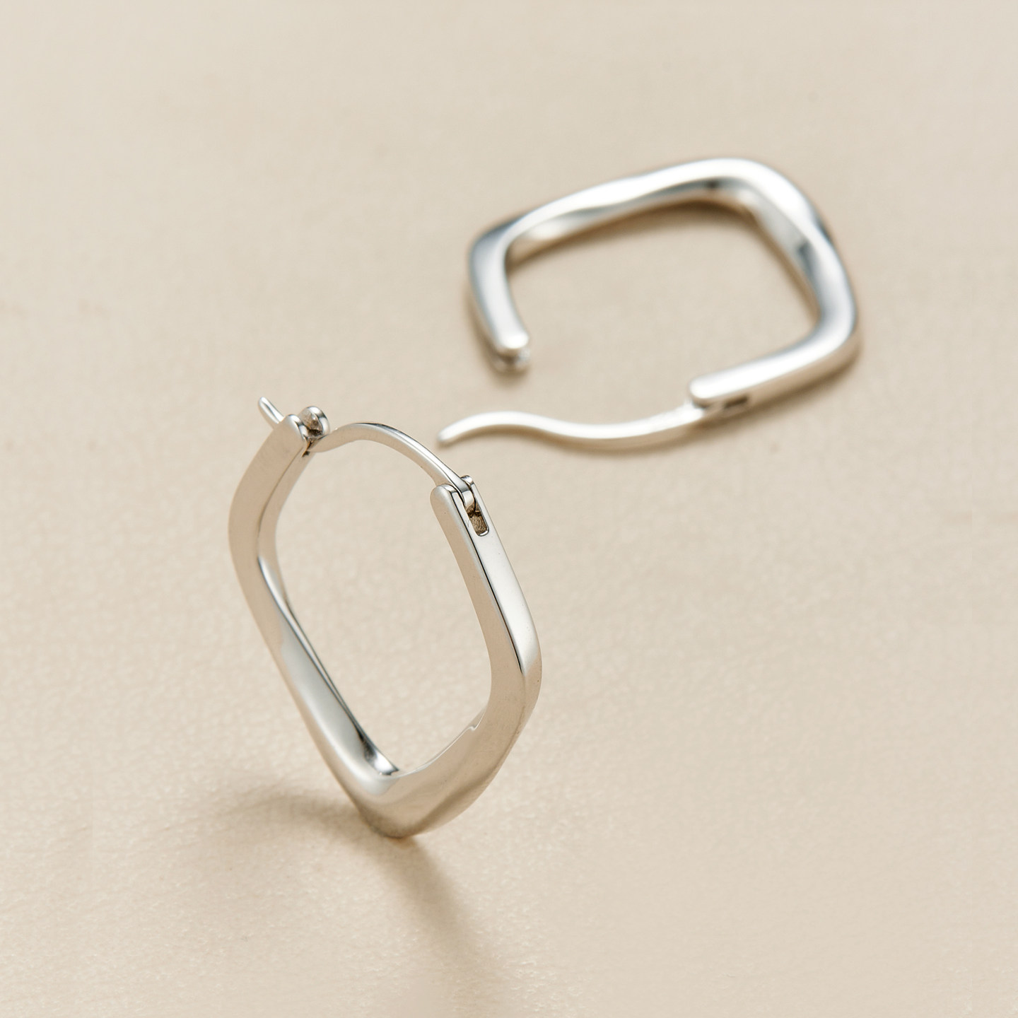 AHCHOO  静奢通勤简约S925纯银光面素圈方形耳环菱形乌比斯耳扣女,淘宝优惠券,粉丝福利购,淘宝优惠卷