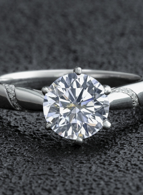 美国克拉白金六爪时尚风钻石戒指