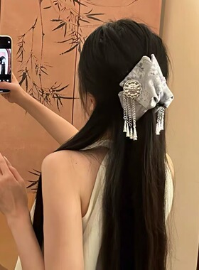 2026新中式蝴蝶流苏三角抓夹