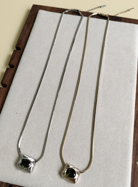 防过敏不掉色 高级感极简墨绿色水钻 方形吊坠项链锁骨链颈链配饰