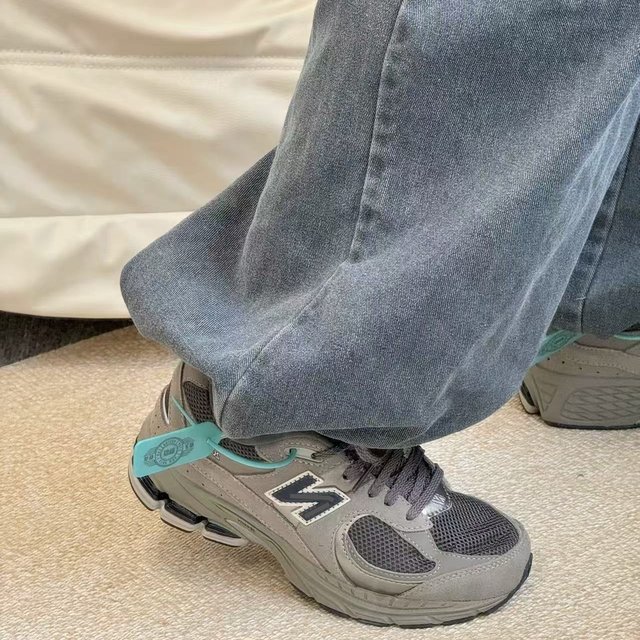 Genuine leather! New Balance Daddy Shoes 2002R