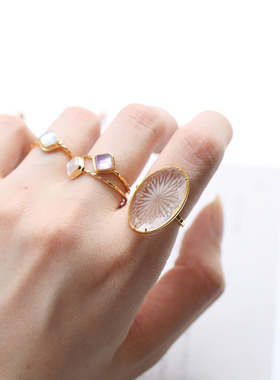 冰晶漂浮花朵戒指天然白水晶椭圆