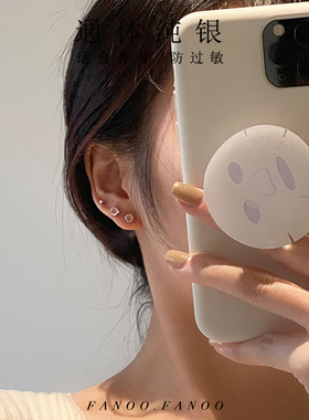 通体纯银简约小巧钻女耳钉