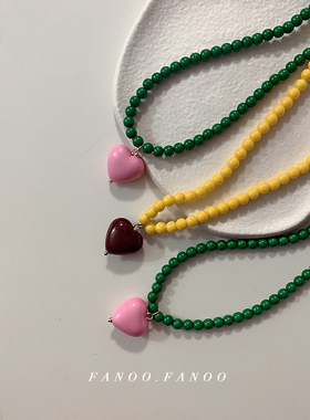 绿色串珠粉色爱心项链